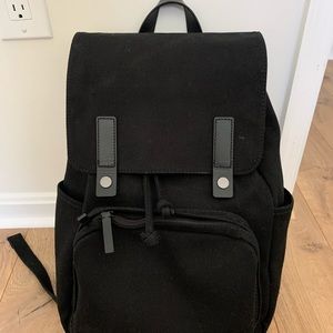 Everlane backpacker